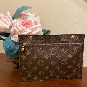 Louis Vuitton Cosmetic Pouch Clutch